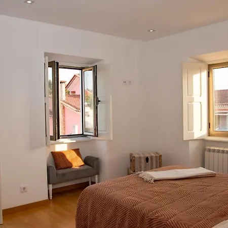 Beautiful Cozy Near Nazare, Leiria&batalha Casa de Férias *