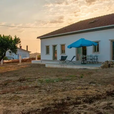 Beautiful Cozy Near Nazaré, Leiria&batalha Casa vacanze Juncal (Leiria)